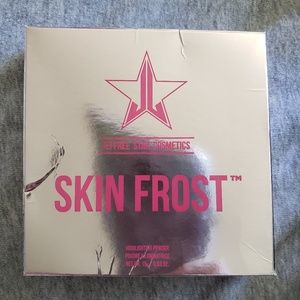 Jeffree Star Crystal Ball highlighter